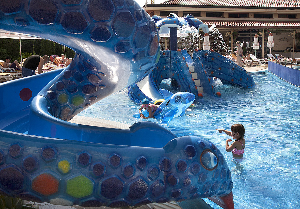 Alba Hotel Beach Sunbeds